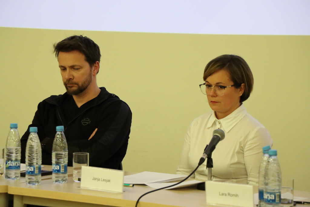 Panelista okrogle mize dr. Tristan Rigler in Janja Lesjak