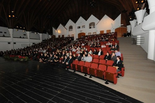 slika udeležencev božično-novoletnega koncerta Policijskega orkestra, Lendava, 2011